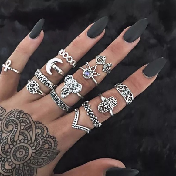 ShopAllThings Jewelry - 3/$30 🤍 Bohemian Silver Ring Set